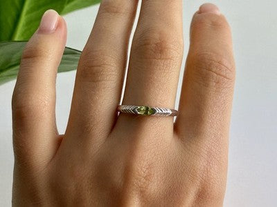 925 Sterling Silver Peridot Ring Size 10.25