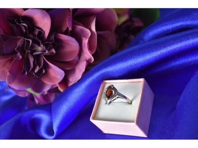 925 Sterling Silver Garnet Ring Size 6.5