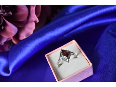 925 Sterling Silver Garnet Ring Size 6.5