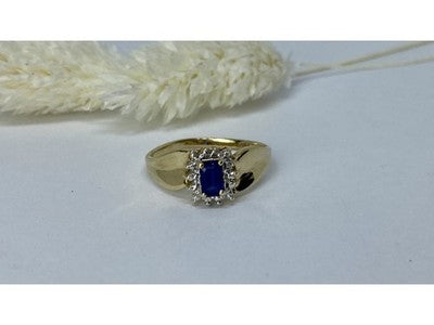 10K Yellow Gold Sapphire & Diamonds Ring Size 6.5