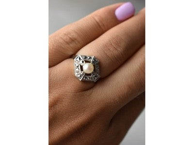 925 Sterling Silver Pearl and Marcasites Ring Size 6.5