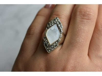 925 Sterling Silver Mother OF Pearl & Marcasites Ring Size 6.5