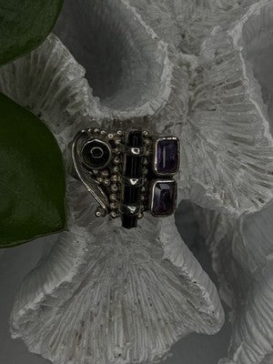 Unique Design Vintage 925 Sterling Silver Amethyst & Onyx & Peridot Ring Size 7
