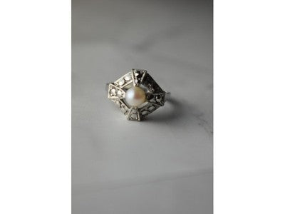 925 Sterling Silver Pearl and Marcasites Ring Size 6.5