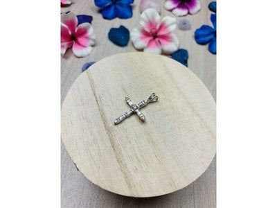 925 Sterling Silver CZ Cross Pendant