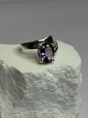 925 Sterling Silver Amethyst Ring Size 7.5