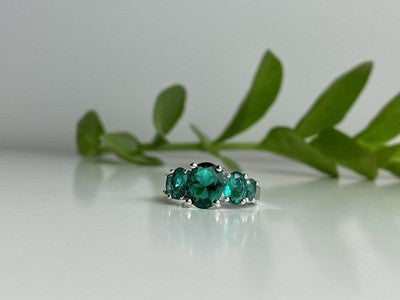 925 Sterling Silver Green CZ Ring Size 8