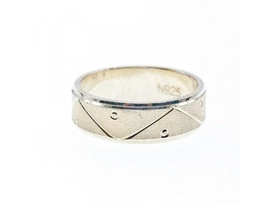 925 Sterling Silver Band Ring Size 7.5 Italy