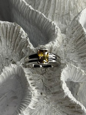 Elegant 925 Sterling Silver Citrine Ring Size 5