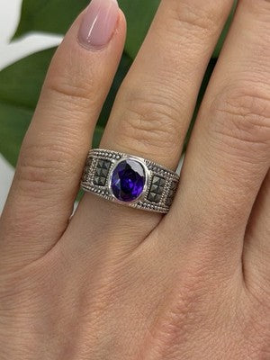 925 Sterling Silver Amethyst & Marcasite Ring Size 6.5