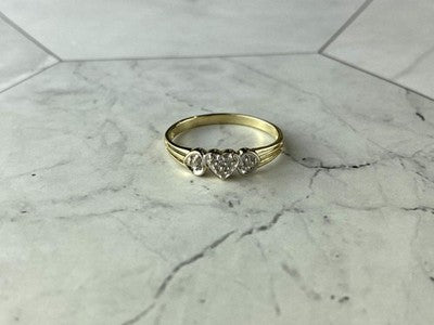 10K Yellow Gold Diamonds "Heart" Ring Size 7
