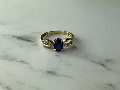 10K Yellow Gold Blue & White Sapphire Ring Size 6.75