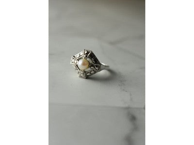 925 Sterling Silver Pearl and Marcasites Ring Size 6.5