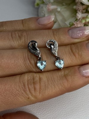925 Sterling Silver Blue Topaz Heart Earrings Length 0.85 Inch