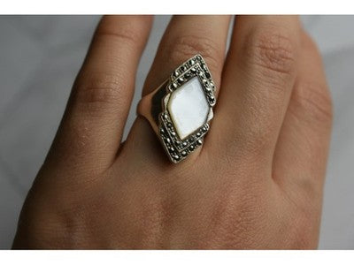 925 Sterling Silver Mother OF Pearl & Marcasites Ring Size 6.5
