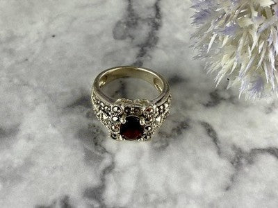 925 Sterling Silver Garnet & Marcasites Ring Size 6.75