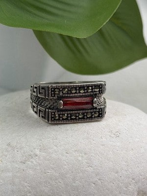 Men's  925 Sterling Silver Garnet & Marcasite Ring Size 10
