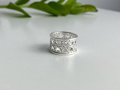925 Sterling Silver "Hearts" Ring Size 6.5