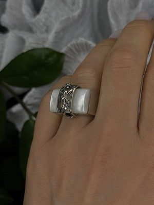 925 Sterling Silver White Abalone Mother of Pearl Ring Size 7