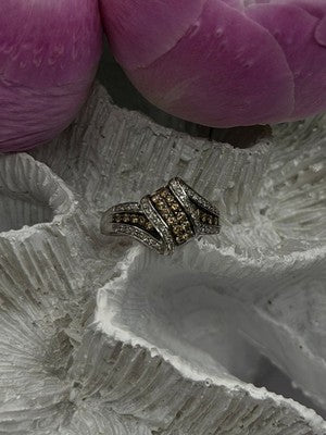 10K White Gold Chocolate Brown & White Diamonds Ring Size 7