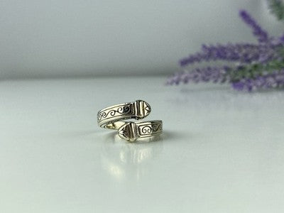 Vintage 925 Sterling Silver Ring Size 5.5 (Adjustable)
