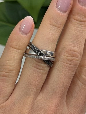 925 Sterling Silver Black & White Spinel Ring Size 6
