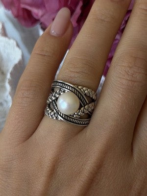 925 Sterling Silver Pearl Ring Size 6