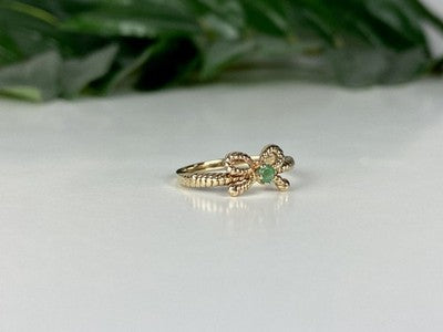 10K Yellow Gold Emerald BOW Ring Size 7.25