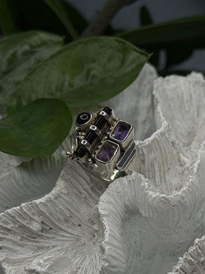 Unique Design Vintage 925 Sterling Silver Amethyst & Onyx & Peridot Ring Size 7