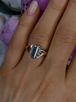 Elegant 10K Yellow Gold Blue Topaz & Diamond Ring Size 7