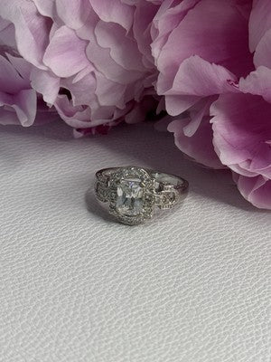 Beautiful 925 Sterling Silver CZ Ring Size 10