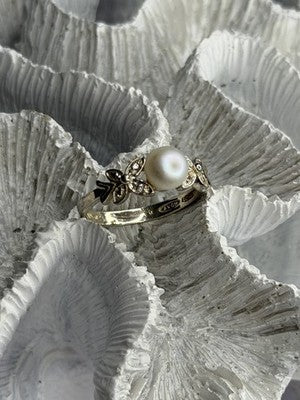 Lovely 925 Sterling Silver Pearl & Beryl Ring Size 10