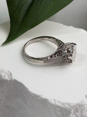 AshleyMaria Monogram 925 Sterling Silver Ring Size 8