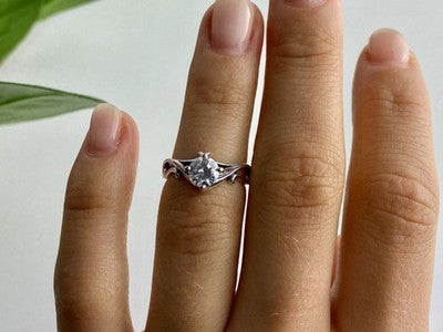 925 Sterling Silver CZ Ring Size 5.5