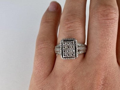 925 Sterling Silver CZ Ring Size 7