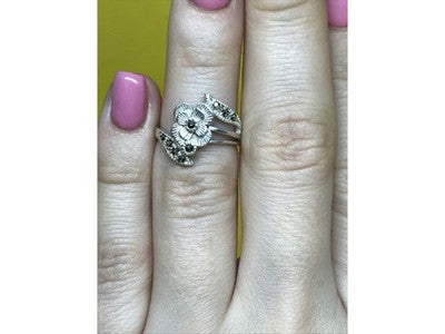 925 Sterling Silver Black Spinel "Flower" Ring Size 5