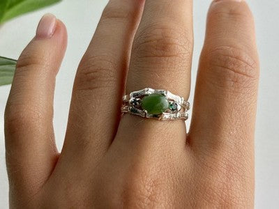 925 Sterling Silver Nephrite ( Jade ) & Emeralds Ring Size 8