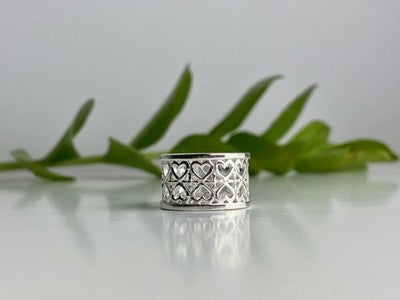 925 Sterling Silver "Hearts" Ring Size 6.5