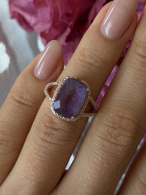Beautiful 925 Sterling Silver Amethyst Ring Size 5