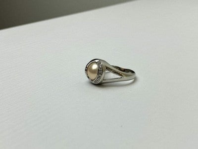 Ring With Pearl and CZ "Moon" Size 7.5