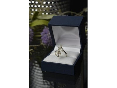 925 Sterling Silver CZ "Delicate Flowers" Ring Size 6.5