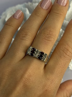 925 Sterling Silver Garnet & Marcasite Ring Size 9