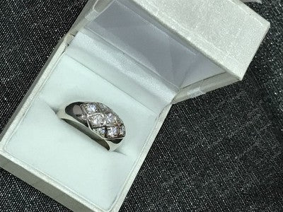 925 Sterling Silver CZ Ring Size 9