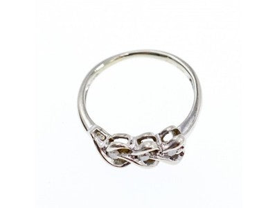 10K White Gold Diamonds "Hearts" Ring Size 7