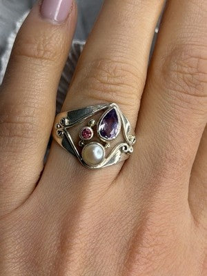 Vintage 925 Sterling Silver Pearl & Amethyst & Garnet Ring Size 7