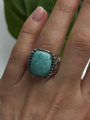 Artisan Style Vintage 925 Sterling Silver Turquoise Ring Size 5.5