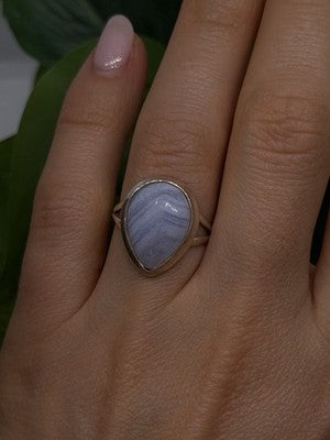 925 Sterling Silver Pear-Shaped Blue Lace Agate Ring Size 7.5