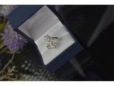 925 Sterling Silver CZ "Delicate Flowers" Ring Size 6.5