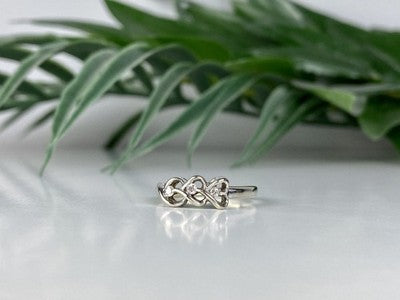 10K White Gold Diamonds "Hearts" Ring Size 7
