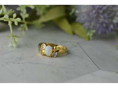 14K Yellow Gold Opal & Diamonds Ring Size 8